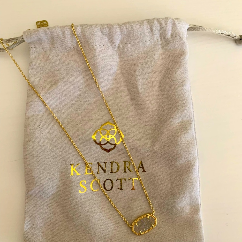 ELISA GOLD PENDANT NECKLACE IN IRIDESCENT DRUSY